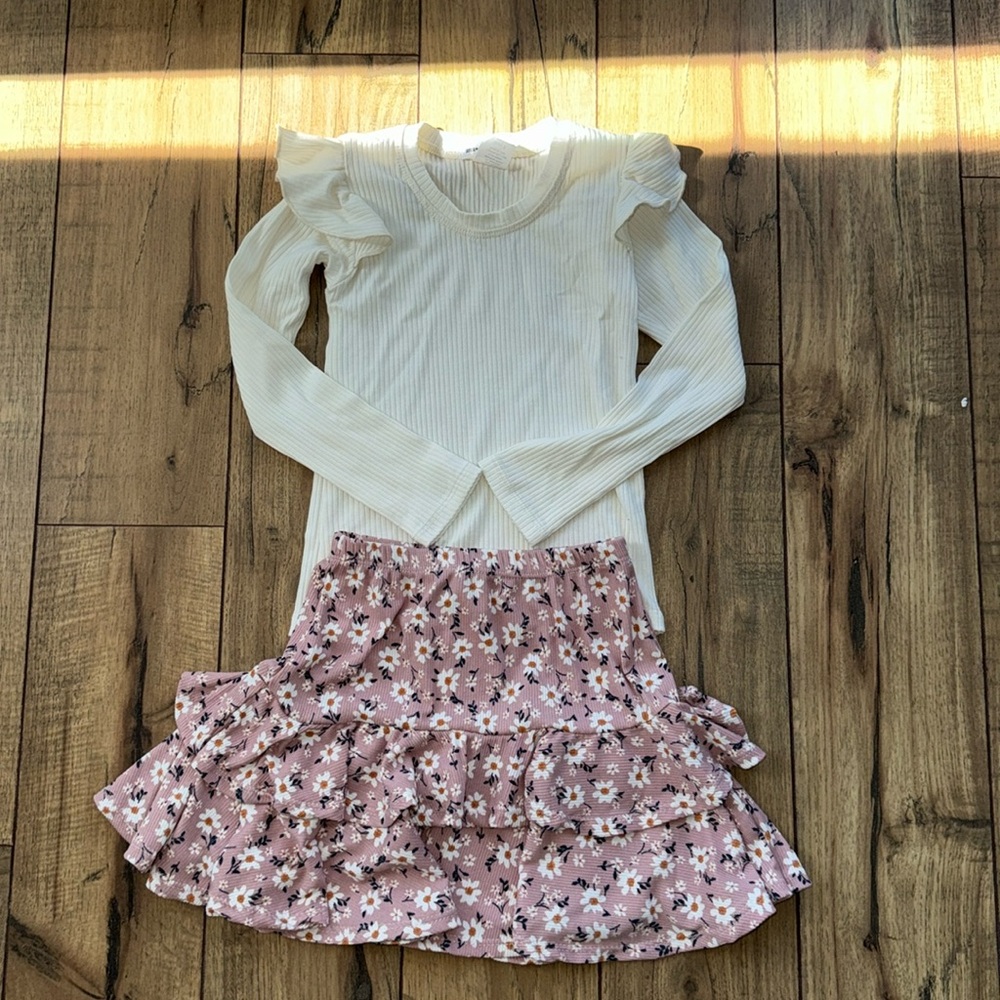 Super cute size 5 kids girl top and skirt set!